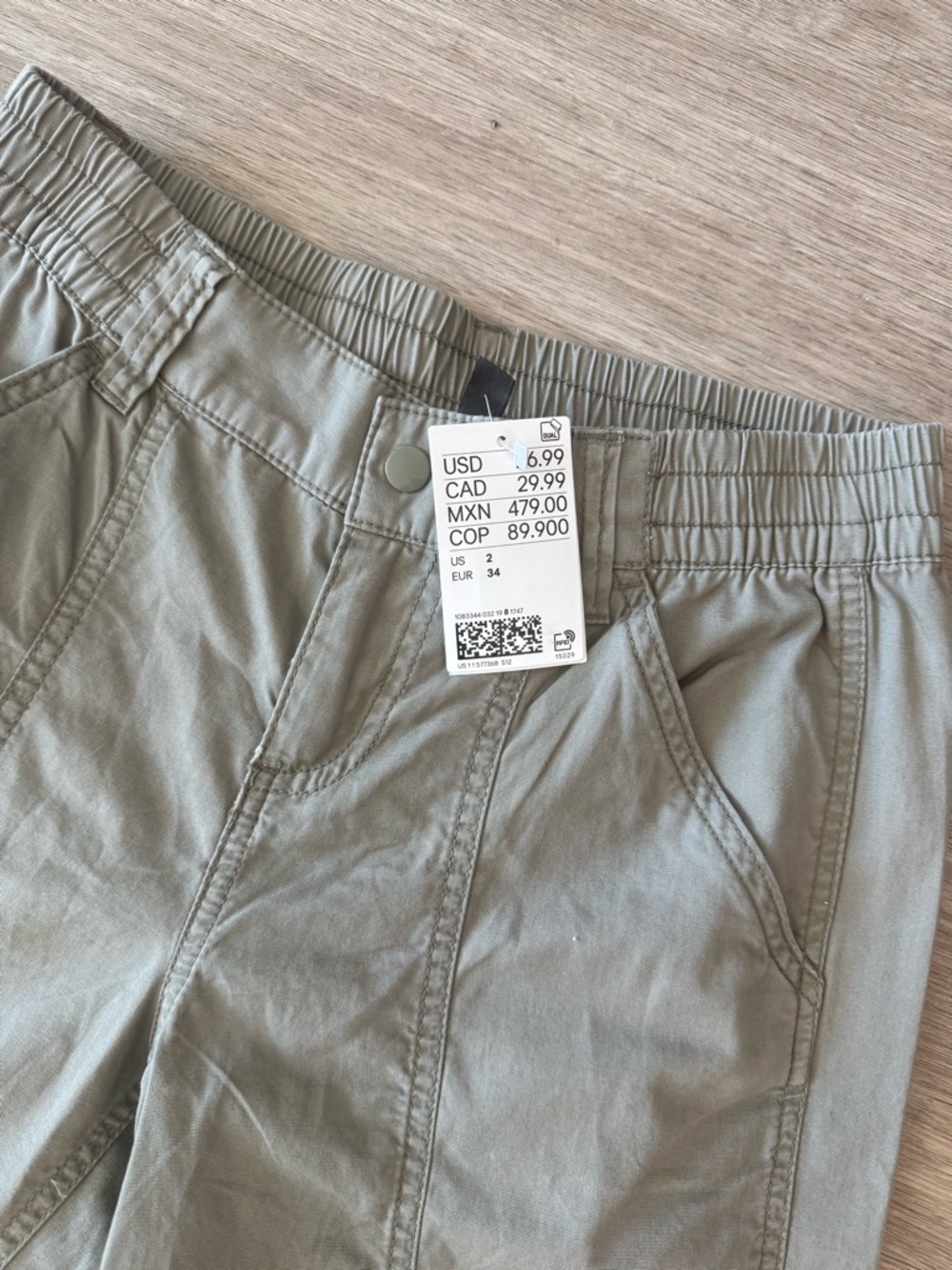 NWT H&M Low-Rise Cargo Pants in Olive Green, Size 2 - Picture 6 of 8